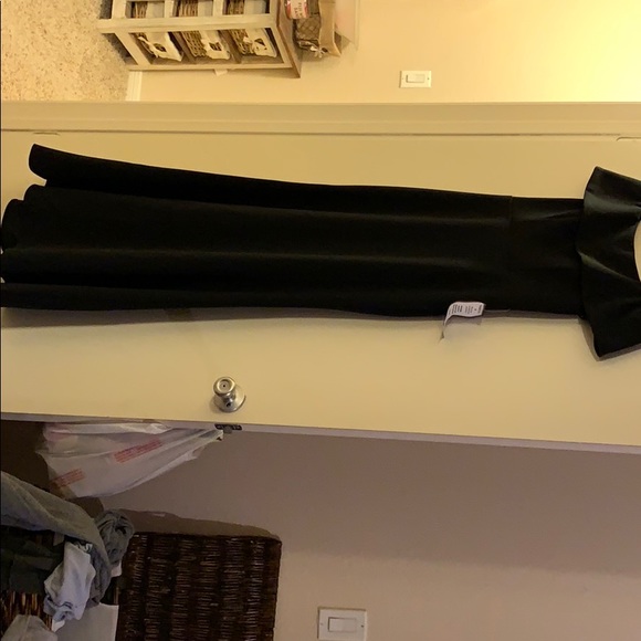 Black Evening Gown- Dress-Formal - Picture 3 of 4